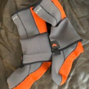 EUC Simms Wet Wading Socks Size Small